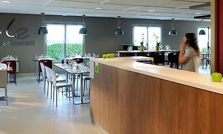 Hotel Campanile Château-thierry 3*