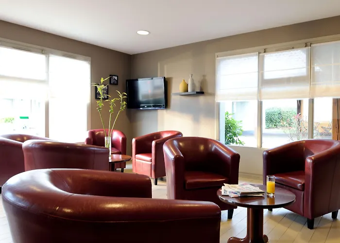 Campanile 3* Château-Thierry